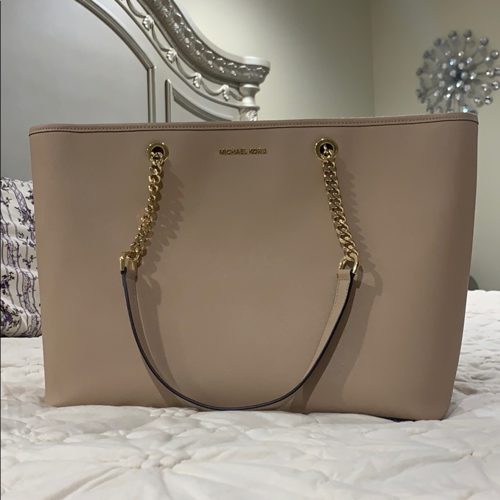 LIKE NEW MICHAEL KORS TOTE